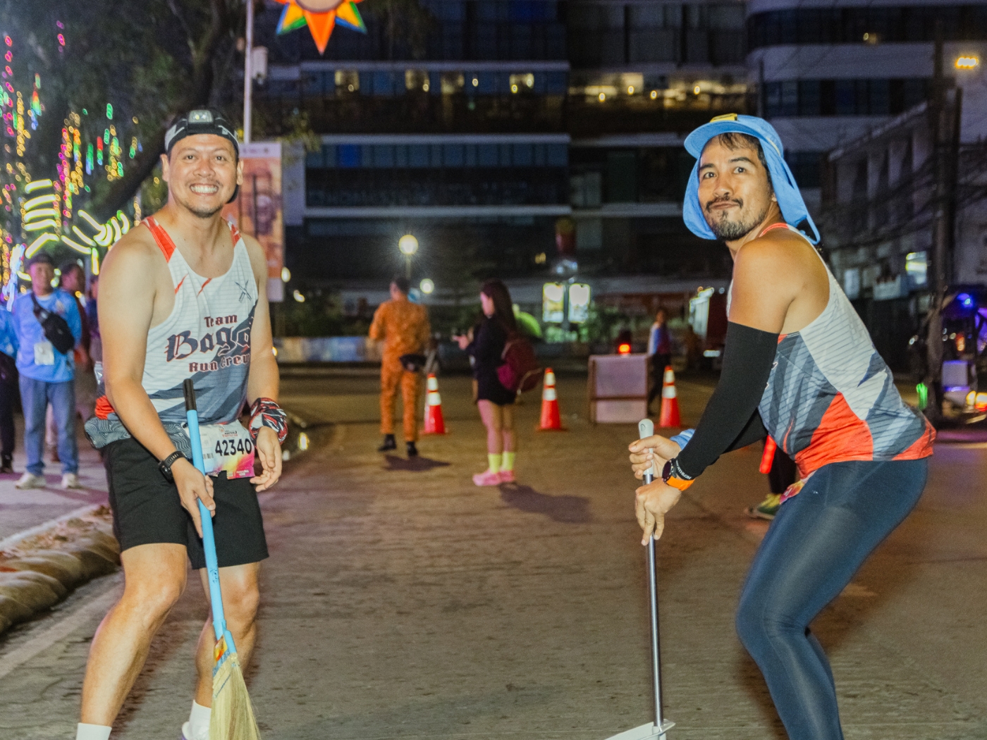 Volunteer helping runners during race day
